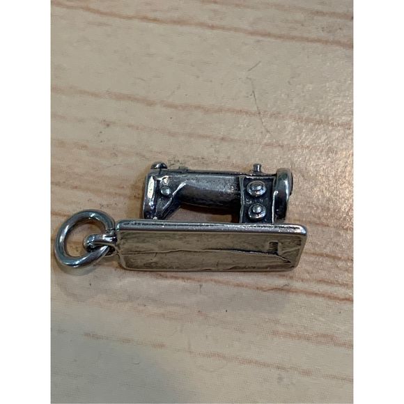 .925 Sewing Machine Sterling Silver Jewelry Charm #hobby - Picture 5 of 5